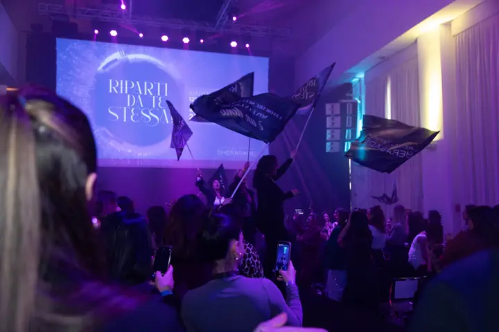 Riparti da te stessa · sala